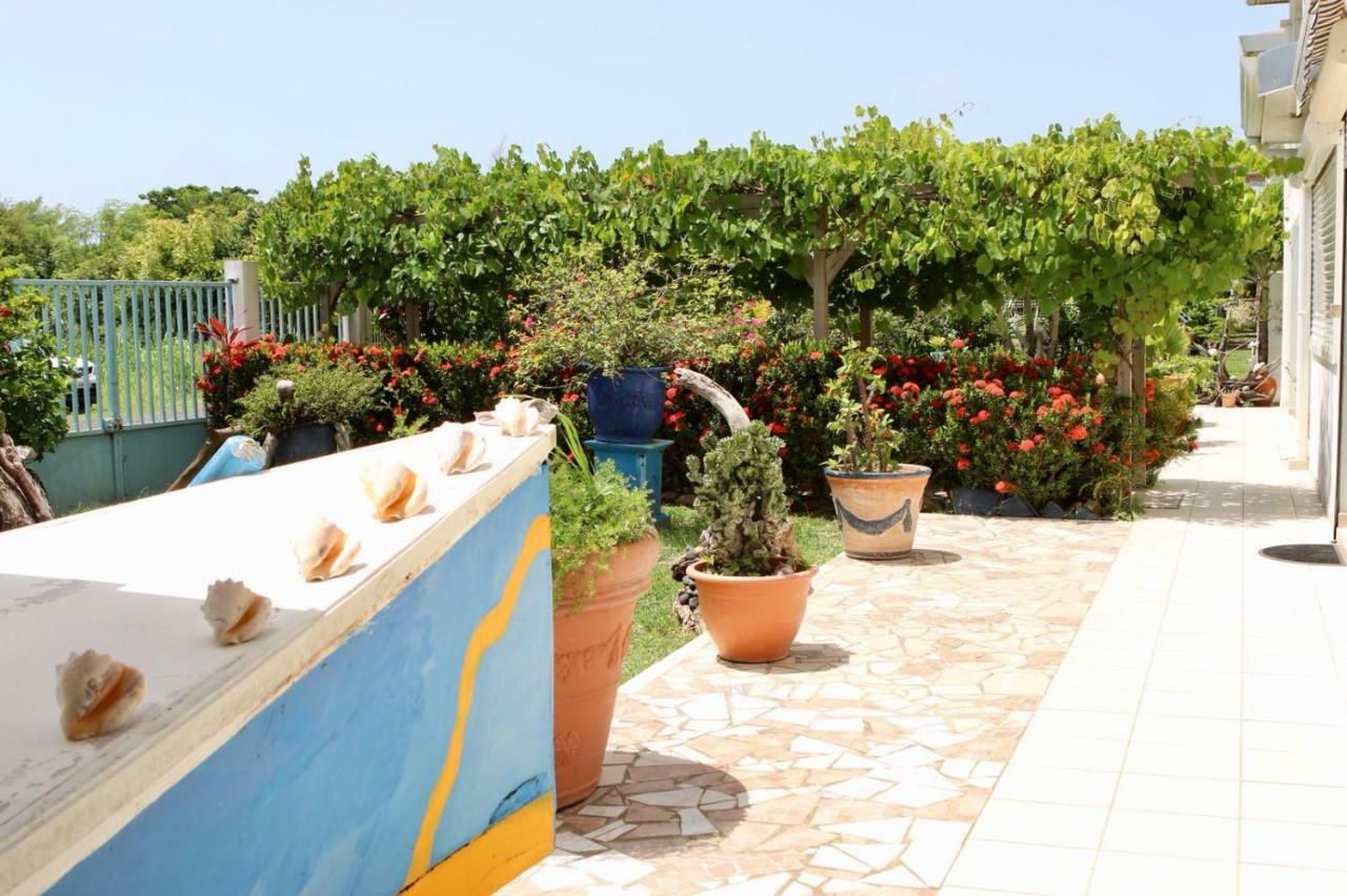 Bed & Breakfast 6 Suites Piscine Et Plage Pointe Faula Le Vauclin Exterior foto